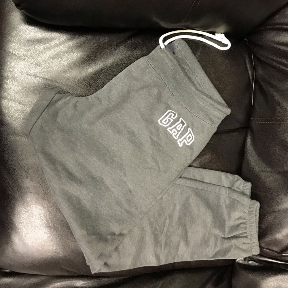 Gap cropped sweatpants